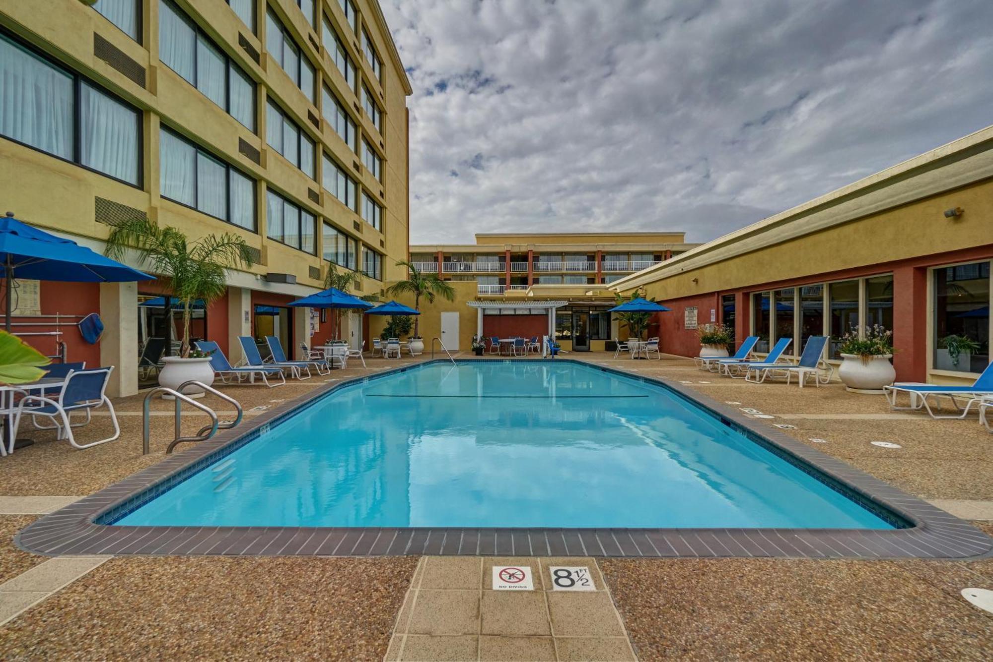 Clarion Hotel Concord-Walnut Creek Экстерьер фото