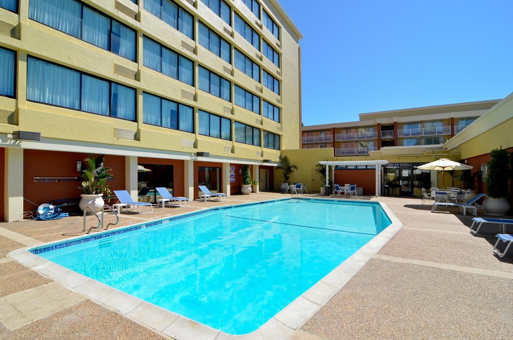 Clarion Hotel Concord-Walnut Creek Экстерьер фото